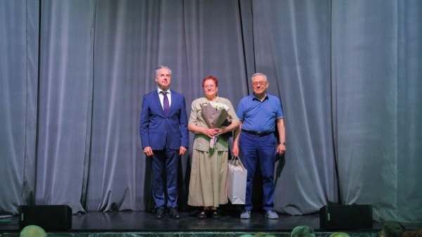 Семью Ильчук из Ивановского поздравил префект ВАО