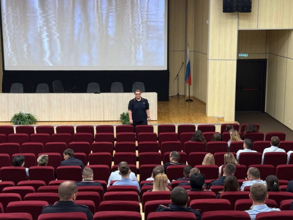 В актовом зале УВД по ВАО прошел Единый день государственно-правового информирования