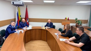 Перовский межрайонный прокурор Попик Михаил Юрьевич и заместитель межрайонного прокурора совместно с главой муниципального округа Новогиреево Чикуновым В.М. провели личный прием граждан