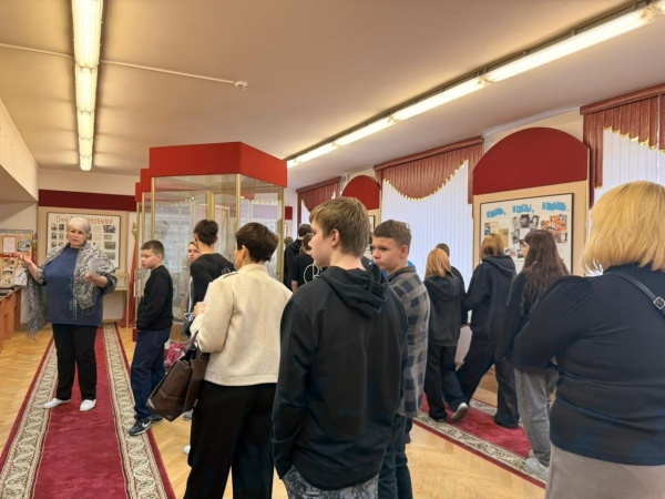 Сотрудники ОМВД России по району Новокосино организовали экскурсию для учащихся в Центр временного содержания несовершеннолетних правонарушителей