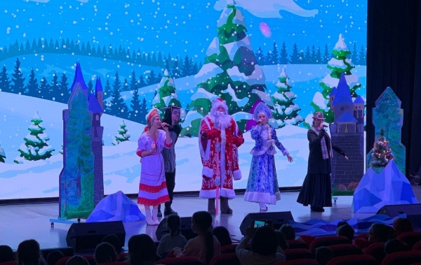Детское новогоднее представление состоялось в Ивановском
