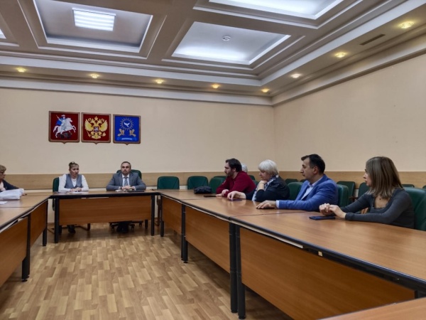 Иван Громов принял участие в работе круглого стола по гуманитарным вопросам