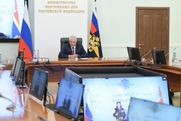 Владимир Колокольцев вручил награды полицейским, проявившим мужество и героизм при спасении людей