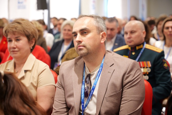 Иван Громов принял участие в работе круглого стола