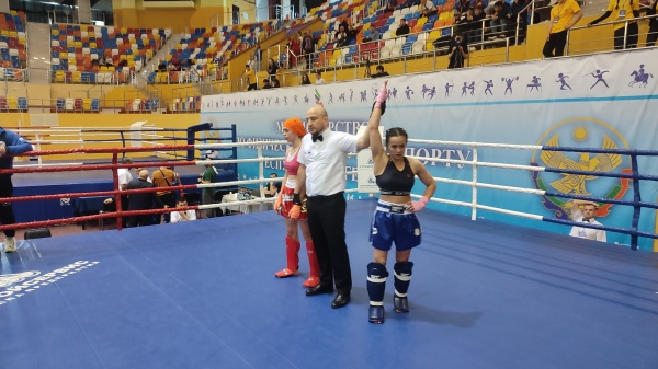 Леонтьева и Улугова вернулись с медалями с чемпионата России по кикбоксингу