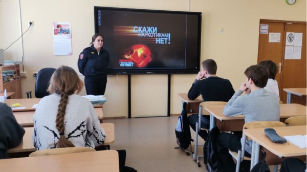 В районе Сокольники полицейские провели профилактические лекции с учениками школ