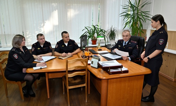 Начальник ОМВД России по району Ивановское подполковник полиции Эдуард СУЛЕЙМАНОВ считает кадровое ядро территориального подразделения основой стабильности коллектива