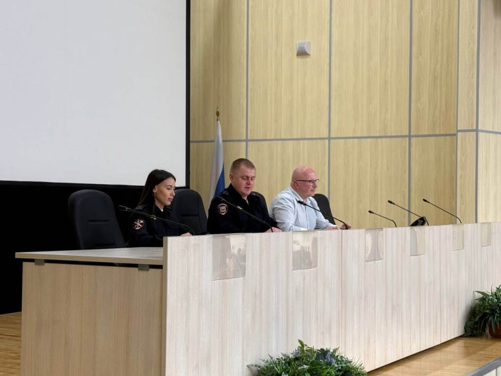 В УВД по ВАО ГУ МВД России по г. Москве состоялось заседание Общественного совета3.jpg